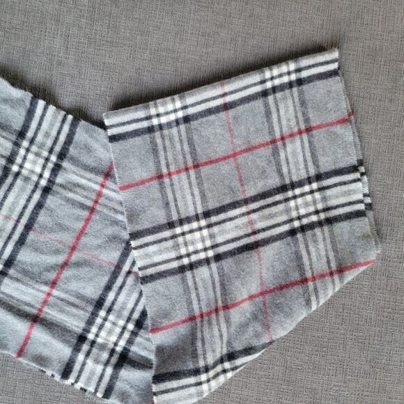 V.Fraas Women's Gray & Black Cahmink Tartan Pattern Design Fashion Scarf - Picture 8 of 10